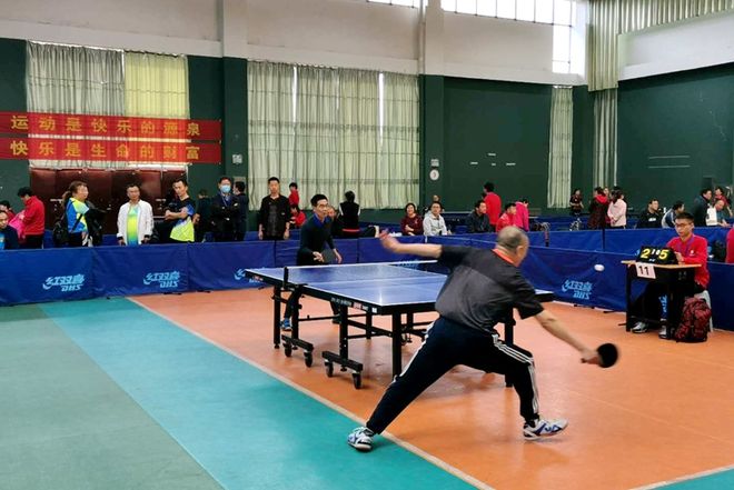 负责人的介 负责人的介