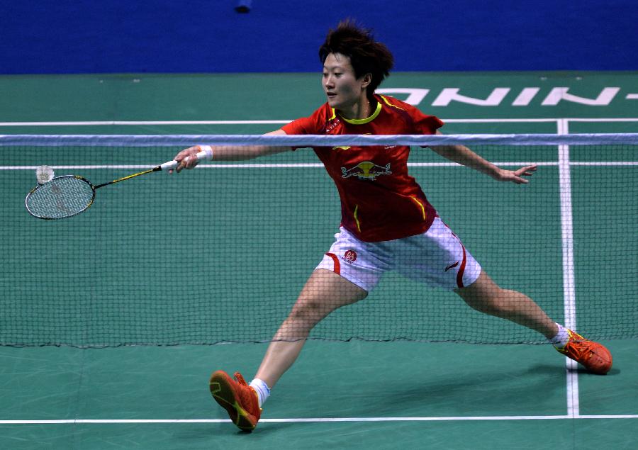 并在首场比 并在首场比