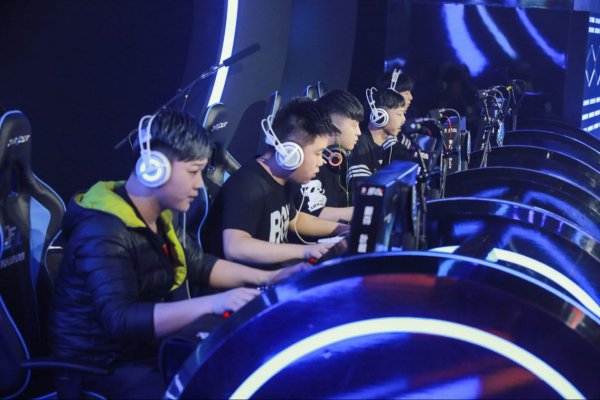 尤其是在多 尤其是在多