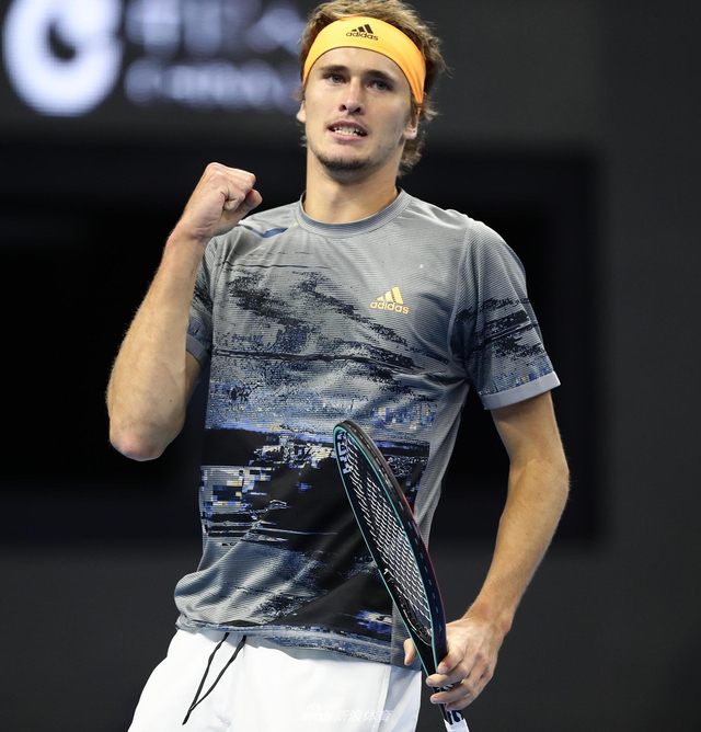 更衣室换衣 更衣室换衣