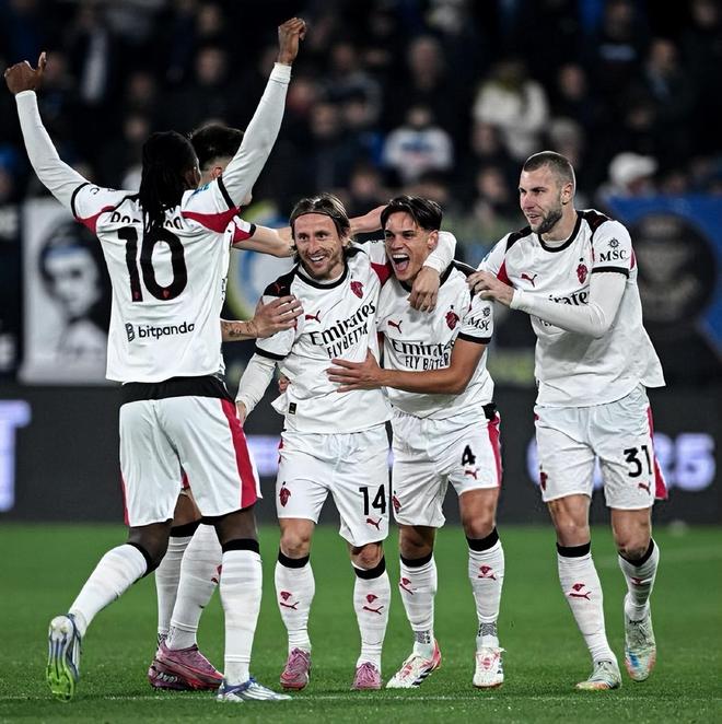 阿尔瓦雷斯 阿尔瓦雷斯